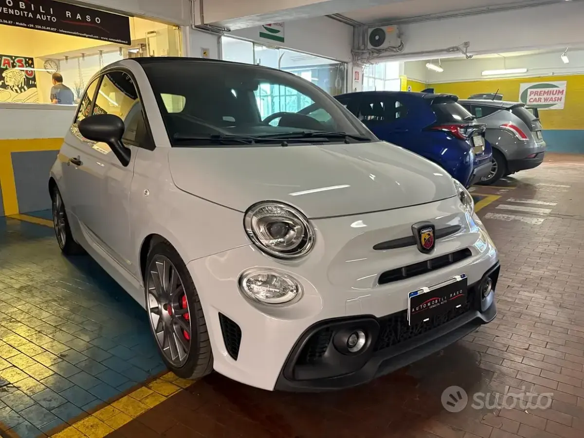 Usata Abarth 595C Competizione 180 CV (132 kW) 2022 Grigio Cabrio