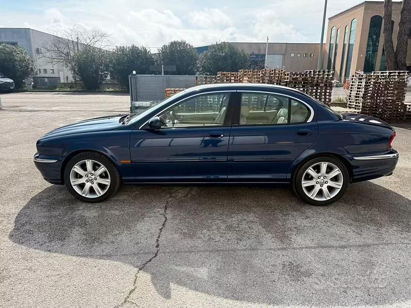 Usata Jaguar X-type 229 CV (168 kW) 2003 Blu Berlina