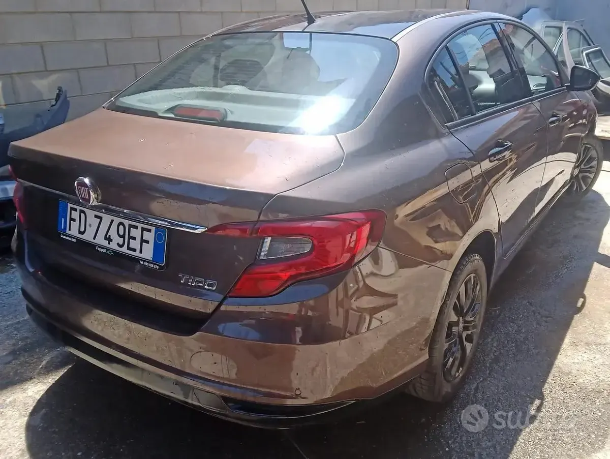 Usata Fiat Tipo 95 CV (69 kW) 2016 Marrone Berlina
