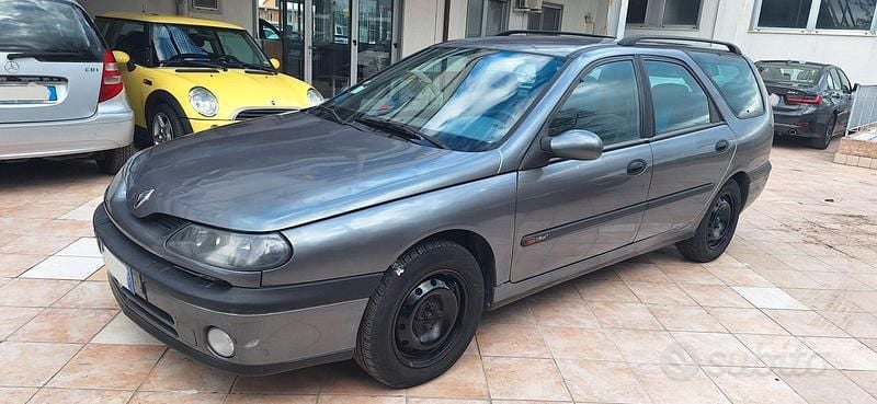 Usata Renault Laguna 98 CV (72 kW) 1999 Grigio Station wagon