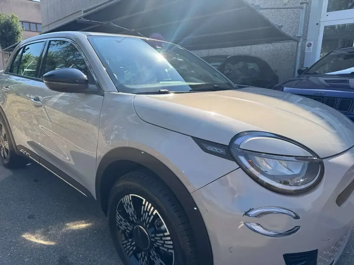 Usata Fiat 600 101 CV (74 kW) 2025 Beige SUV