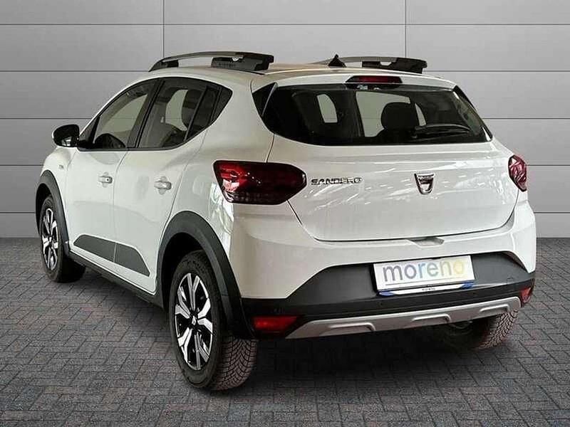 Usata Dacia Sandero Comfort 101 CV (74 kW) 2022 Giallo Utilitaria