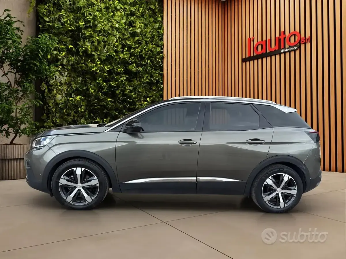 Usata Peugeot 3008 Allure 131 CV (96 kW) 2017 Marrone SUV