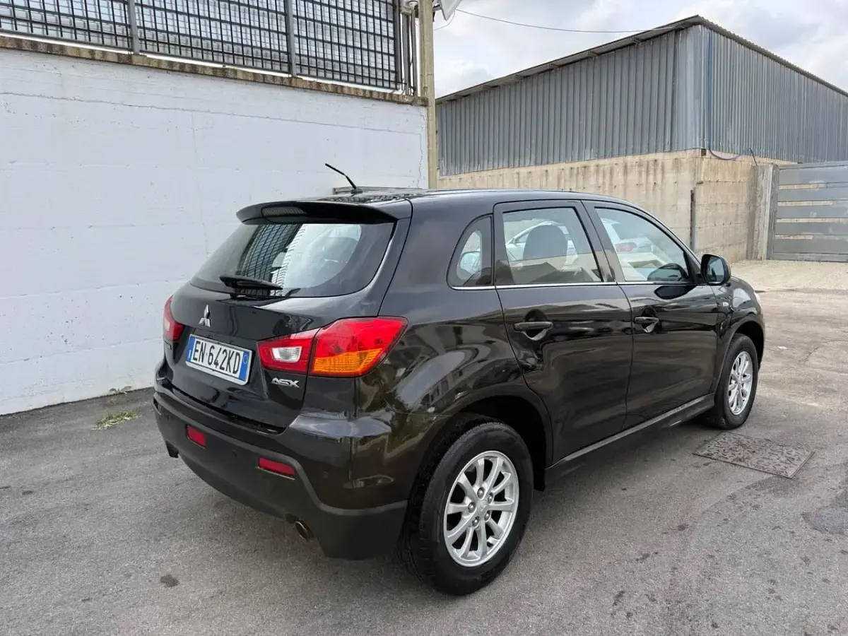Usata Mitsubishi ASX Invite 150 CV (110 kW) 2012 Nero SUV