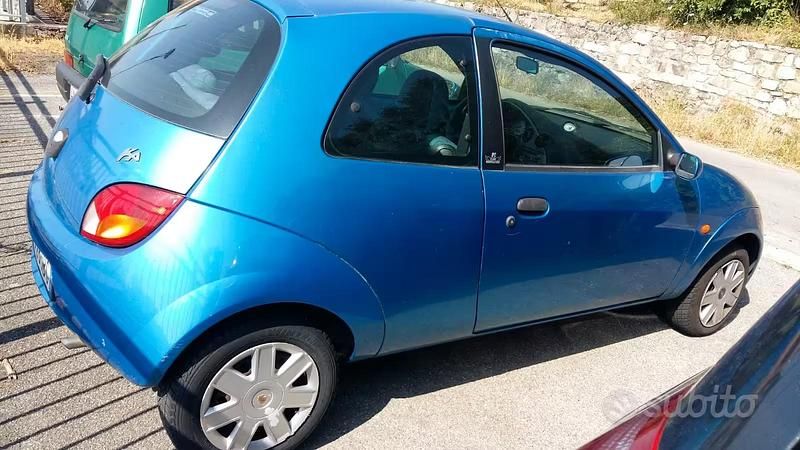 Usata Ford Ka 69 CV (50 kW) 2004 Blu Utilitaria