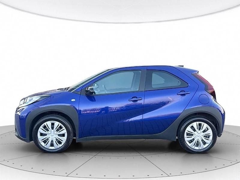 Begagnad Toyota Aygo X Active 72 HK (52 kW) 2025 Blå SUV