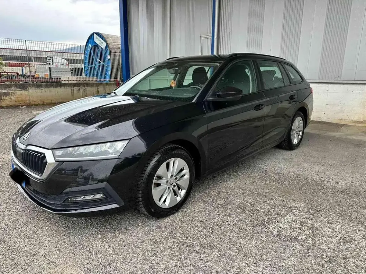 Begagnad Skoda Octavia Executive 116 HK (85 kW) 2023 Svart Kombi