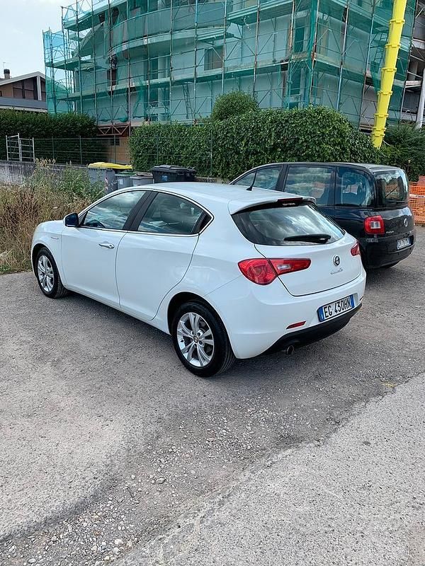 Usata Alfa Romeo Giulietta 105 CV (77 kW) 2011 Berlina