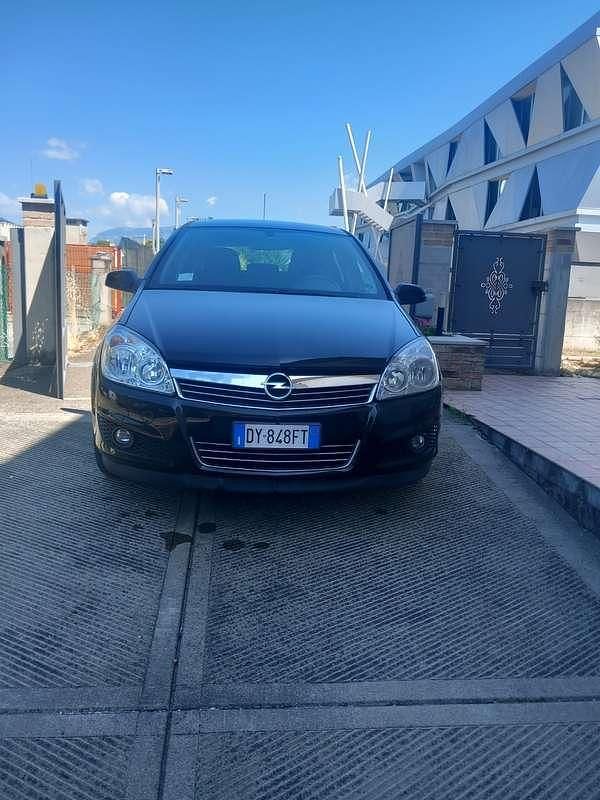Usata Opel Astra Cosmo 110 CV (80 kW) 2009 Berlina