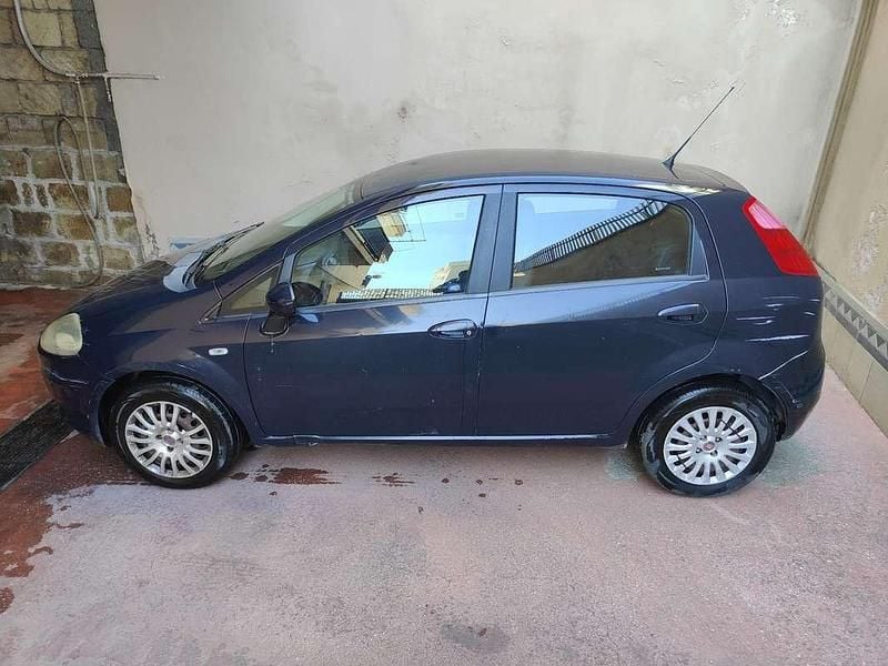 Usata Fiat Grande Punto Active 77 CV (56 kW) 2008 Blu Utilitaria