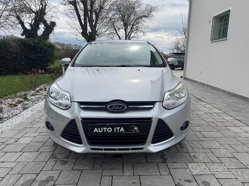Usata Ford Focus 95 CV (69 kW) 2012 Grigio Berlina