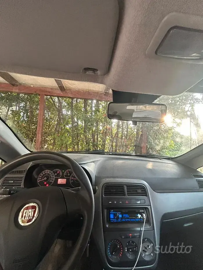 Usata Fiat Grande Punto 69 CV (50 kW) 2012 Utilitaria