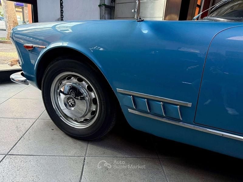 Usata Alfa Romeo 2000 111 CV (81 kW) 1961 Blu/azzurro Cabrio
