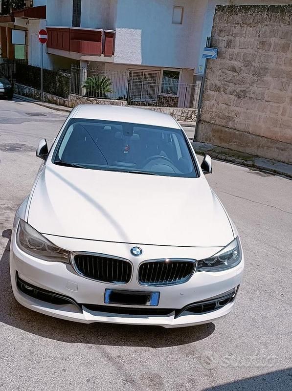 Usata 2015 BMW 318 Gran Turismo Due volumi | 11.000 € (Buon prezzo) - Immagine 1/4