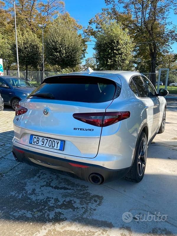 Usata Alfa Romeo Stelvio Sprint 190 CV (139 kW) 2020 Grigio SUV