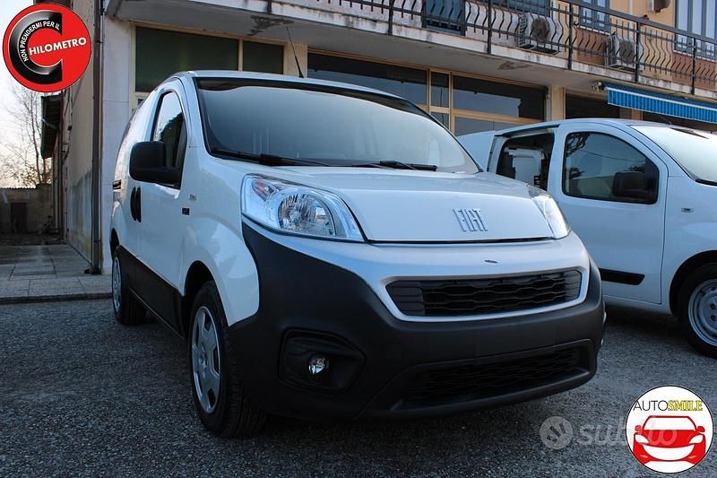 Bianco Usata 2023 Fiat Fiorino Monovolume | 11.900 € (Buon prezzo) - Immagine 1/4