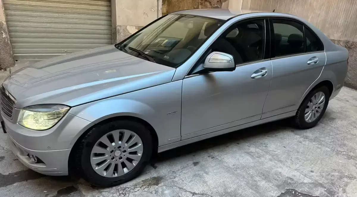 Usata Mercedes 220 2007 Grigio Berlina