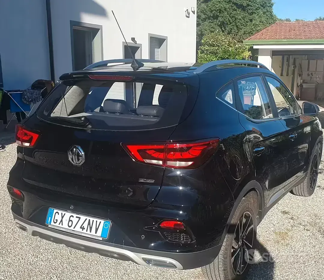 Usata MG ZS Luxury 111 CV (81 kW) 2024 Nero SUV