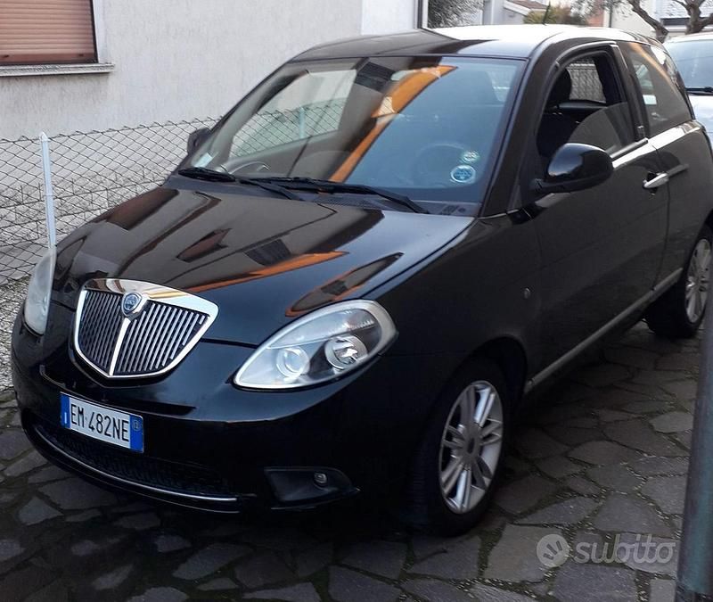Usata Lancia Ypsilon 69 CV (50 kW) 2012 Utilitaria