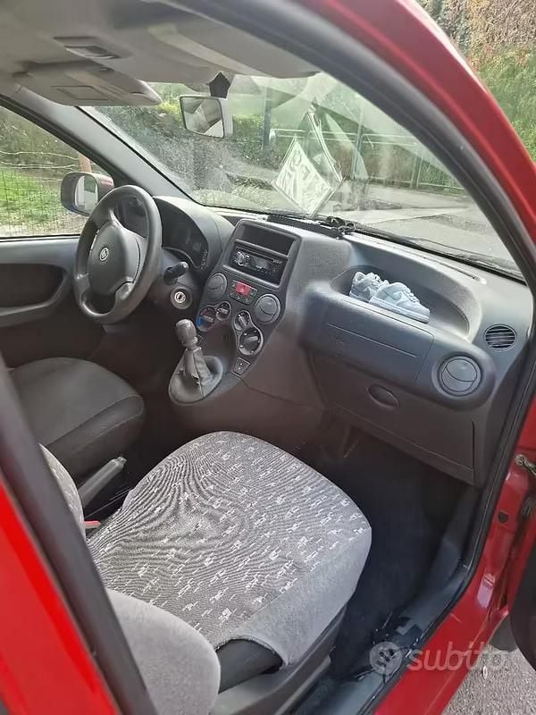 Usata Fiat Panda 4x4 Climbing 69 CV (50 kW) 2011 Rosso Utilitaria