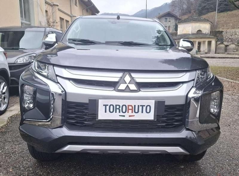 Usata Mitsubishi L200 Intense 150 CV (110 kW) 2021 Grigio scuro Pick-up