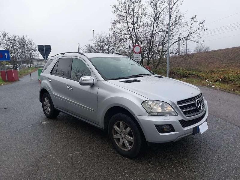Usata Mercedes ML320 Premium 224 CV (164 kW) 2009 Argento SUV