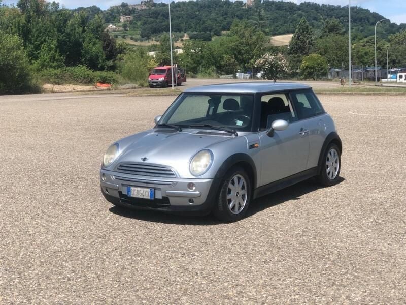Usata Mini One D 75 CV (55 kW) 2003 Argento Utilitaria