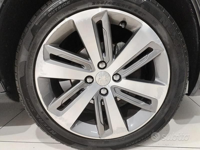 Usata Peugeot 3008 Allure 120 CV (88 kW) 2016 Nero SUV