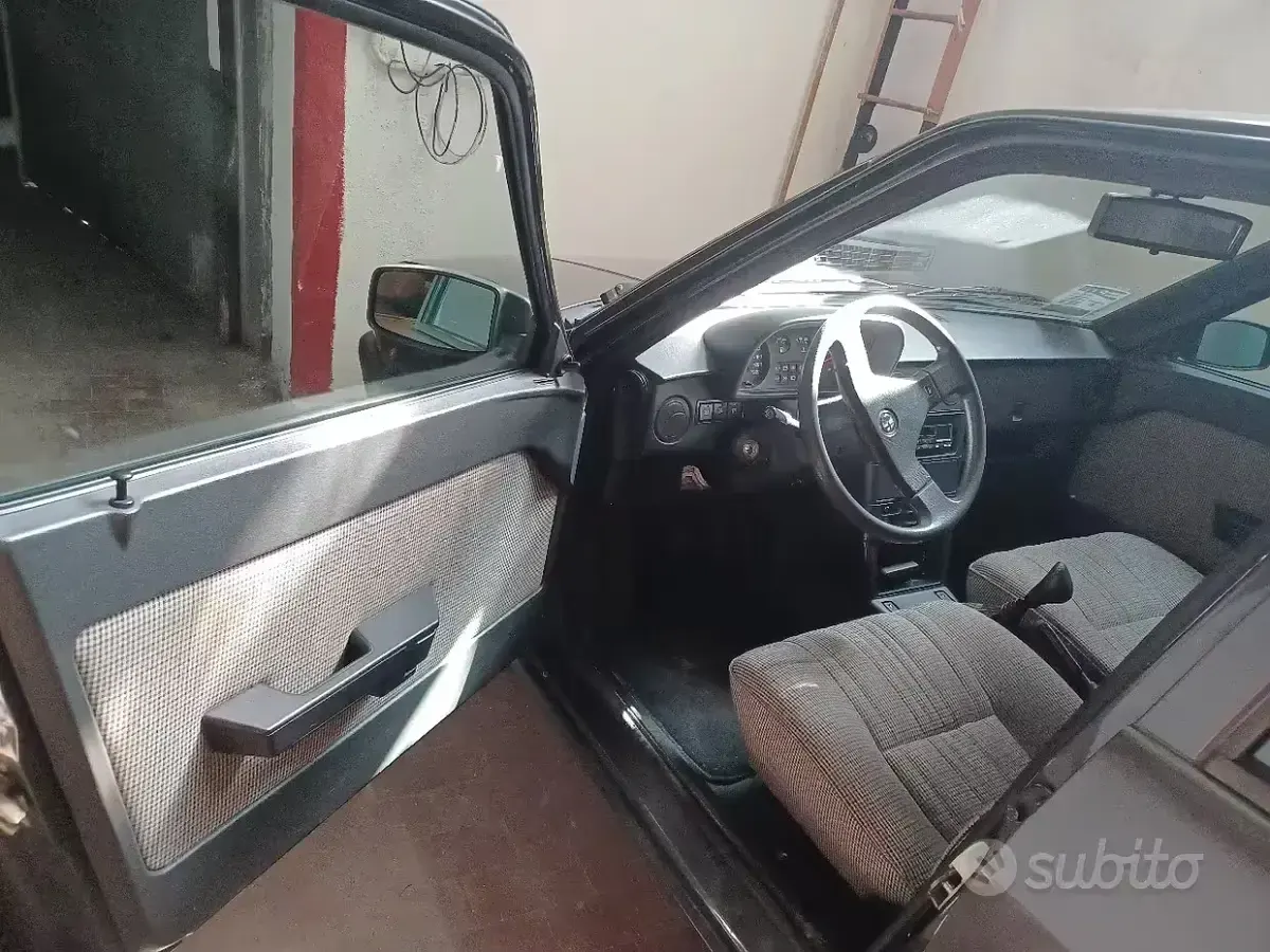 Usata Alfa Romeo 33 105 CV (77 kW) 1989 Grigio Berlina