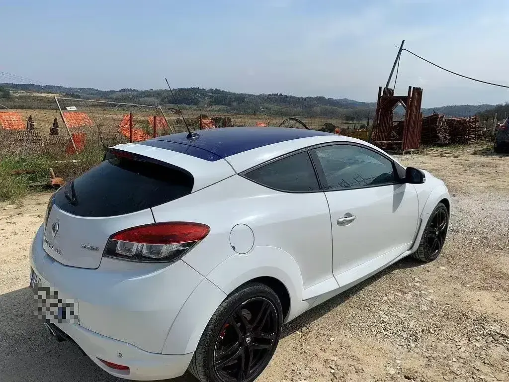Usata Renault Mégane Coupé R.S. 250 CV (183 kW) 2011 Bianco Coupé