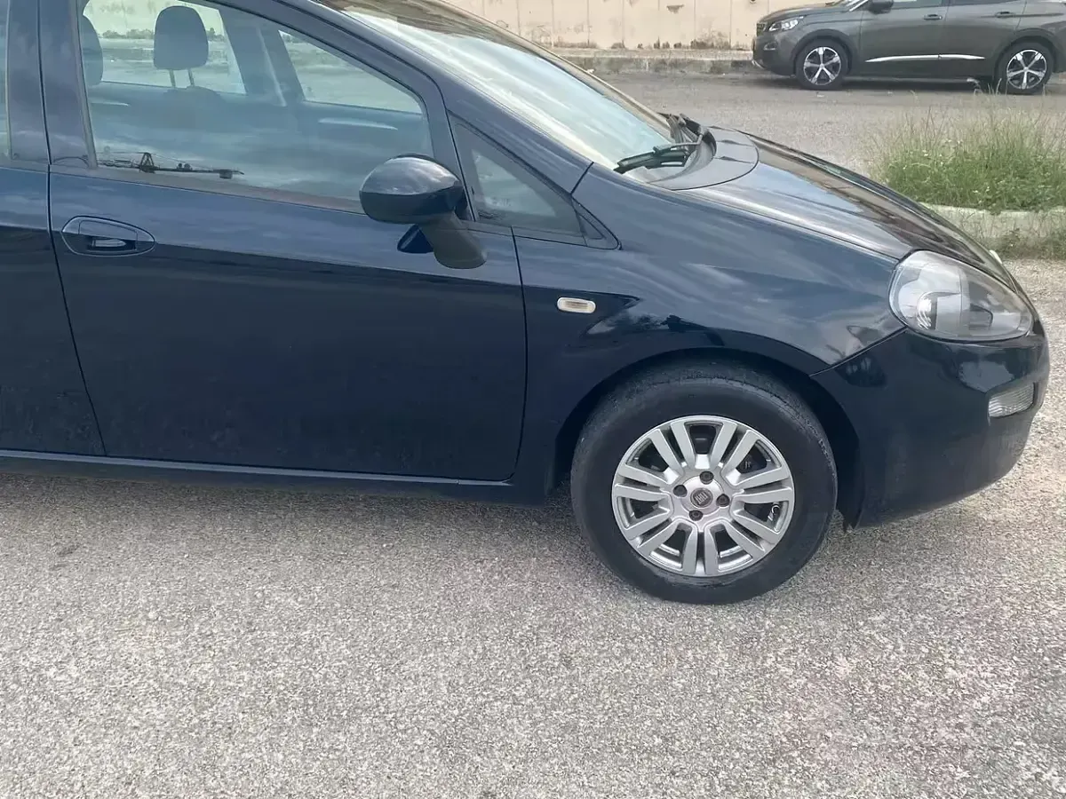 Usata Fiat Punto Street 77 CV (56 kW) 2017 Blu Utilitaria