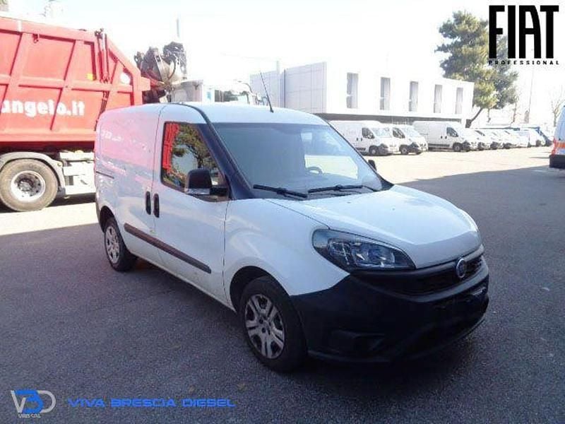 Usata Fiat Doblò 105 CV (77 kW) 2020 Bianco Monovolume