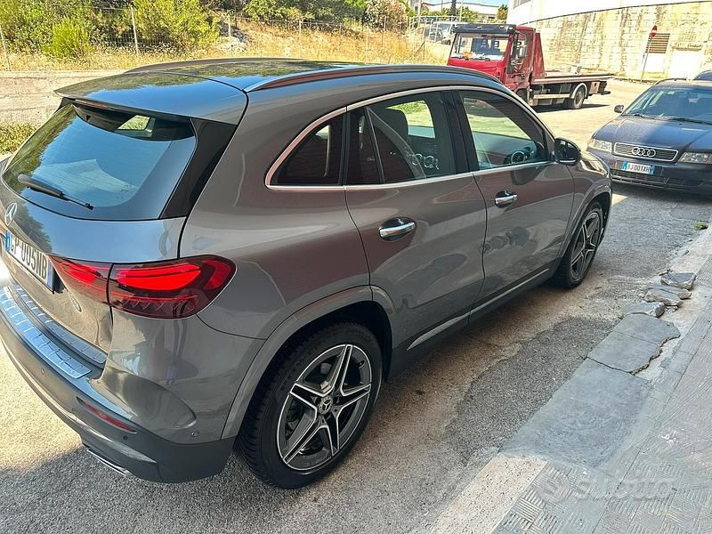 Usata Mercedes GLA200 Premium 150 CV (110 kW) 2023 Grigio SUV