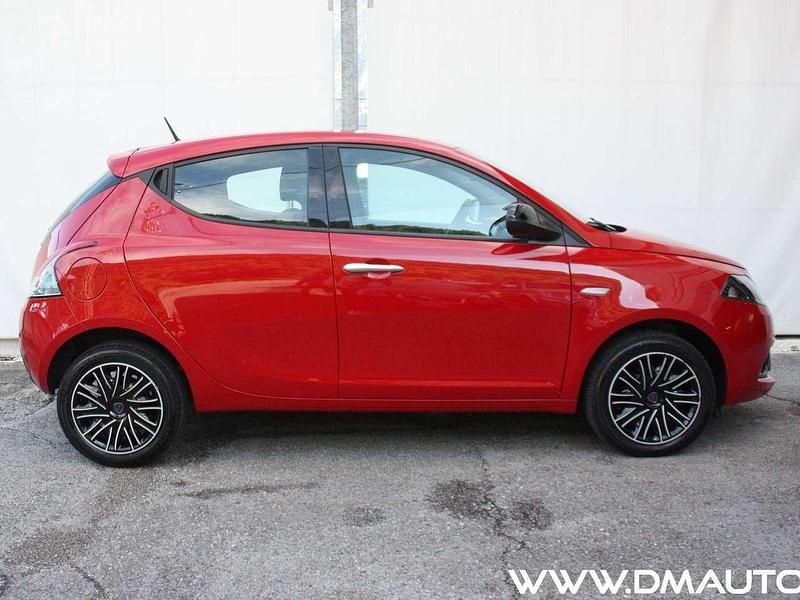 Usata Lancia Ypsilon Gold 69 CV (50 kW) 2023 Other Utilitaria