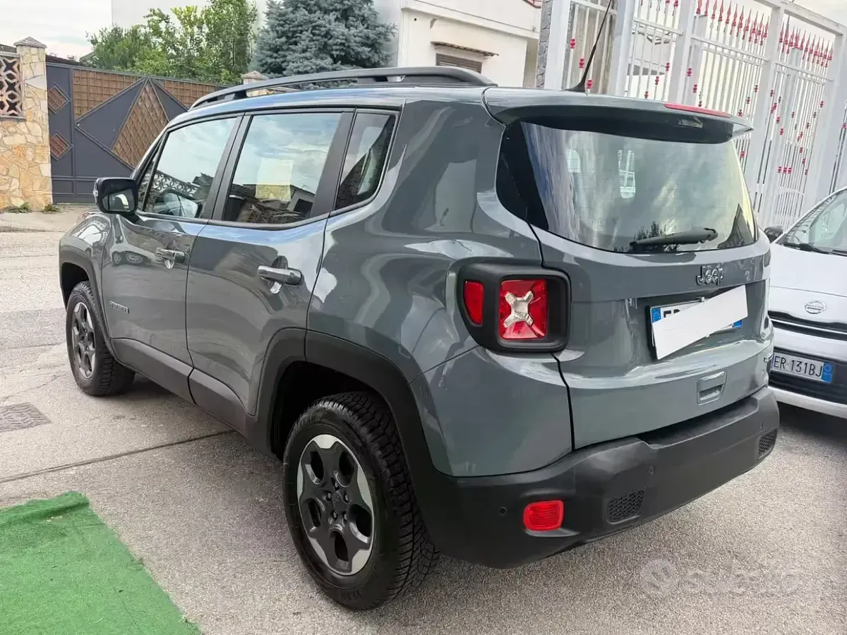 Usata Jeep Renegade Longitude 140 CV (102 kW) 2018 Grigio SUV
