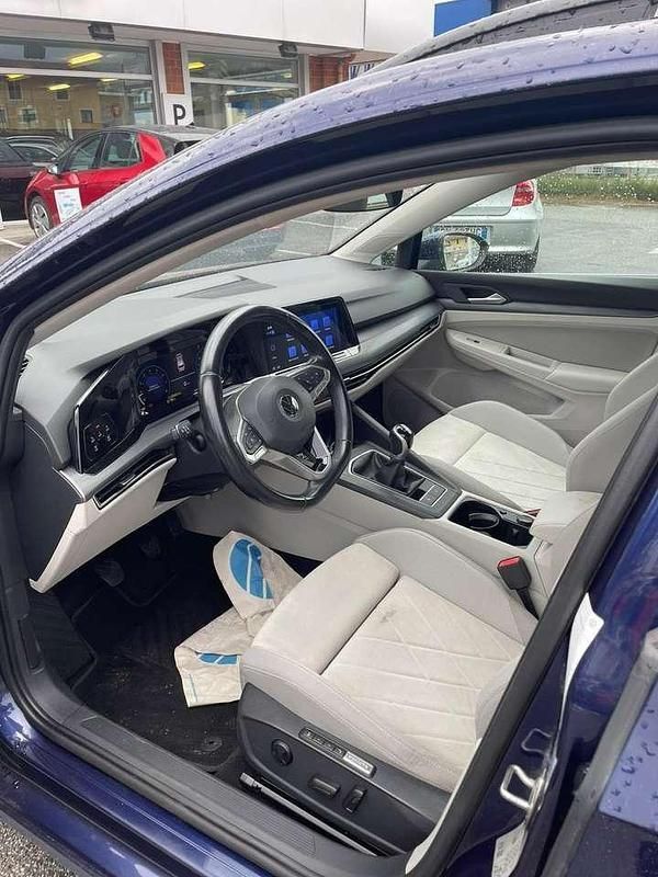Usata VW Golf VIII Style 131 CV (96 kW) 2022 Blu/azzurro Station wagon