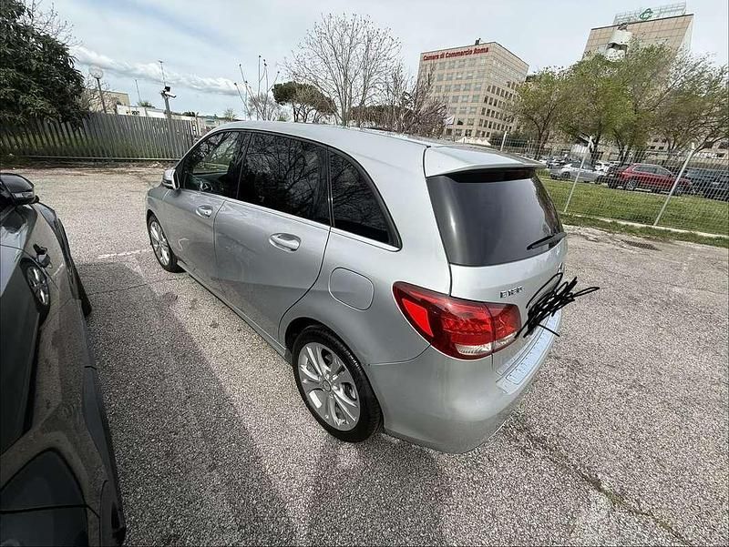 Usata Mercedes B180 116 CV (85 kW) 2015 Monovolume