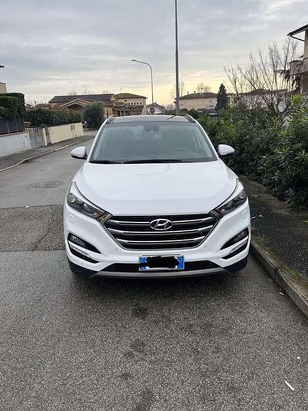 Usata Hyundai Tucson Comfort 136 CV (100 kW) 2016 Bianco SUV