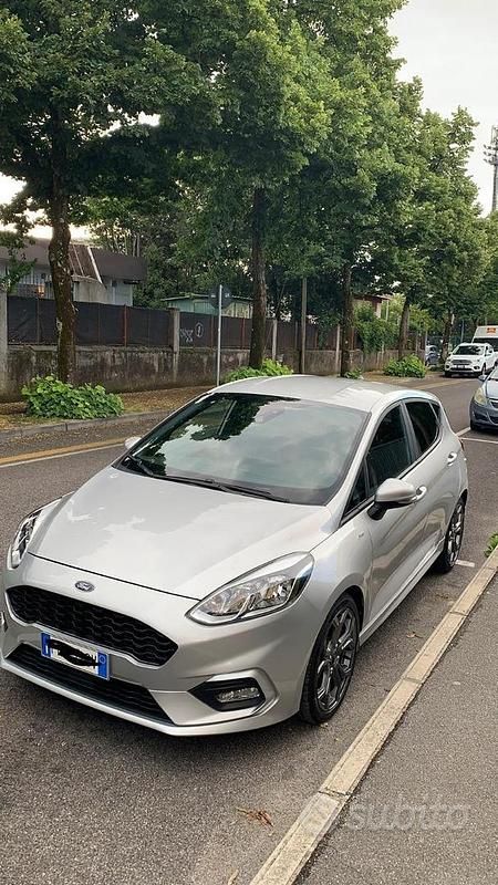 Usata Ford Fiesta ST-Line 125 CV (91 kW) 2018 Grigio Berlina