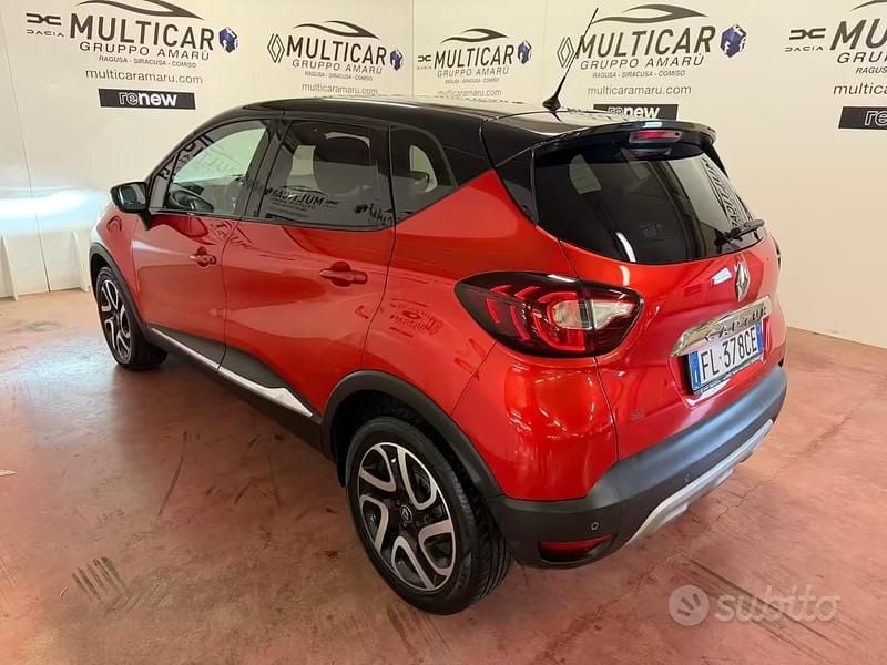 Usata Renault Captur Intens 110 CV (80 kW) 2017 Rosso SUV