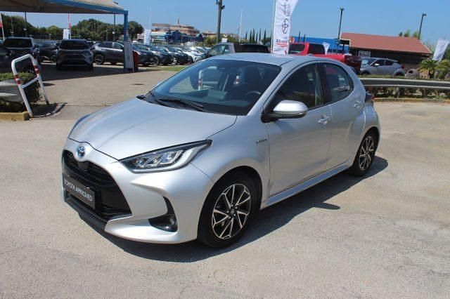 Usata Toyota Yaris Hybrid Trend 116 CV (85 kW) 2022 Grigio Berlina