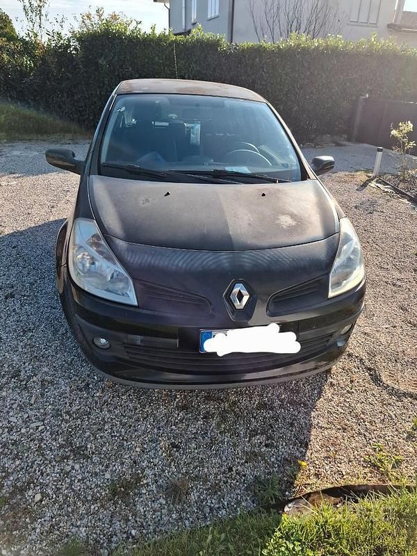 Usata Renault Clio III 98 CV (72 kW) 2007 Nero Utilitaria