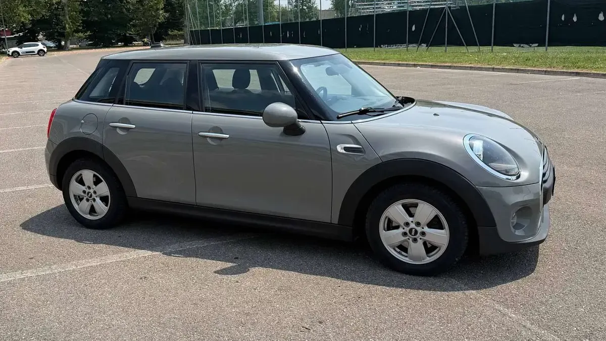 Usata Mini ONE 102 CV (75 kW) 2018 Grigio Utilitaria