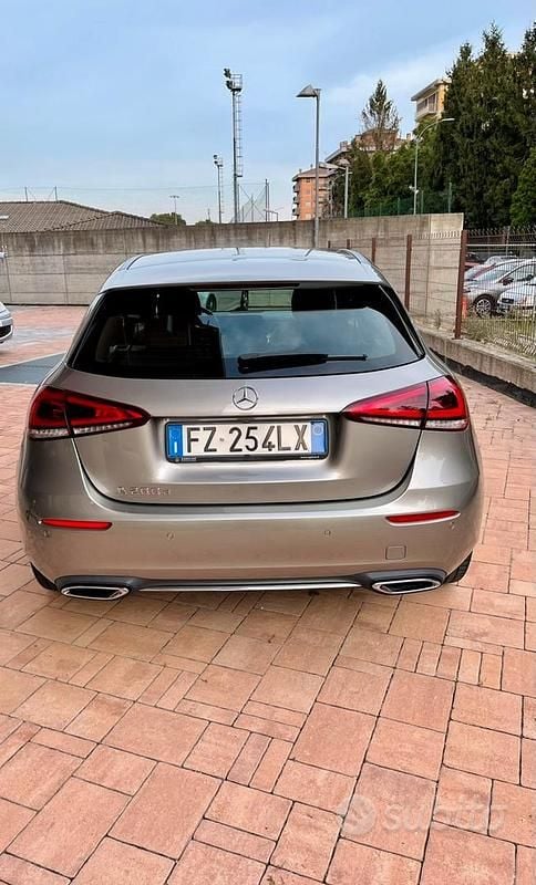 Usata Mercedes A200 150 CV (110 kW) 2019 Grigio Berlina