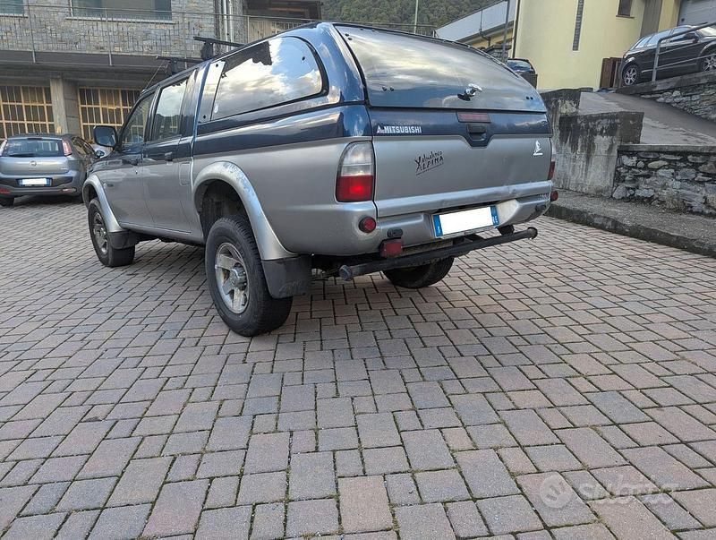 Usata Mitsubishi L200 116 CV (85 kW) 2003 Blu/azzurro Pick-up