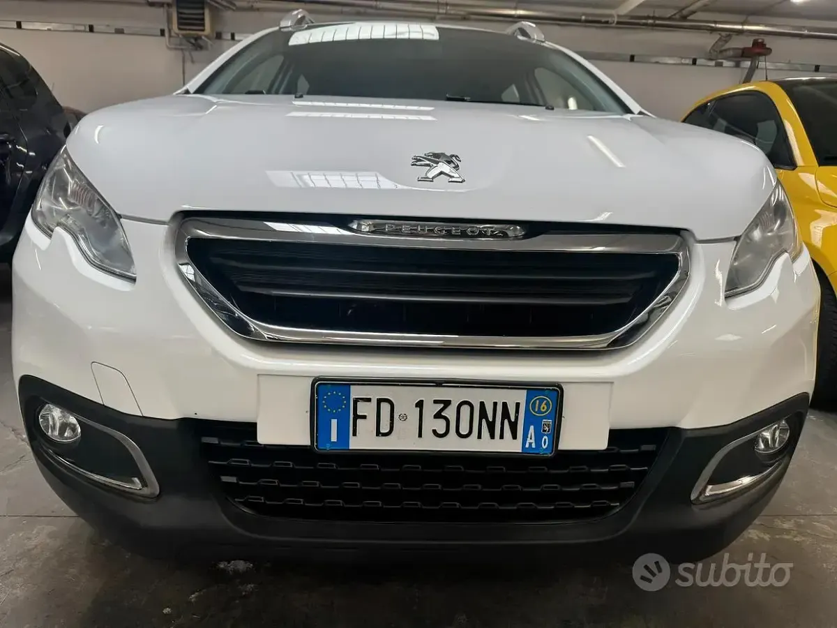 Usata Peugeot 2008 Active 82 CV (60 kW) 2016 Bianco SUV