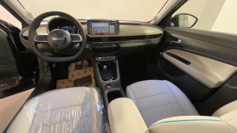 Nuova Fiat 600 La Prima 100 CV (73 kW) 2025 Nero SUV