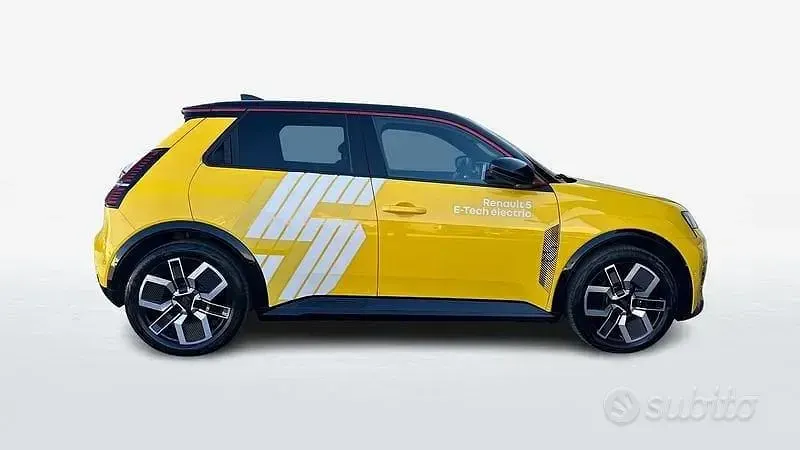 Usata Renault 5 E-Tech Iconic 110 kW (150 CV) 2024 Giallo Berlina