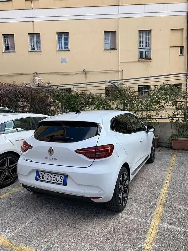 Usata Renault Clio V Techno 101 CV (74 kW) 2023 Berlina