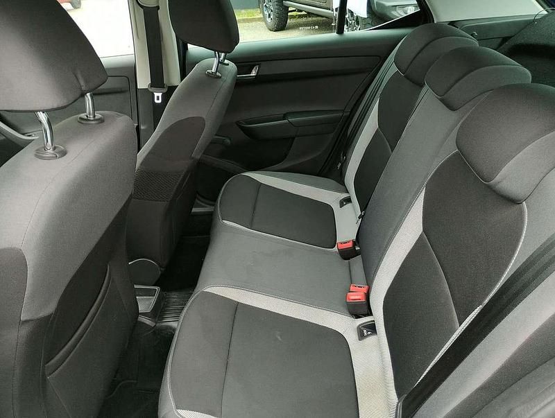 Usata Skoda Fabia Ambition 75 CV (55 kW) 2016 Blu/azzurro Utilitaria